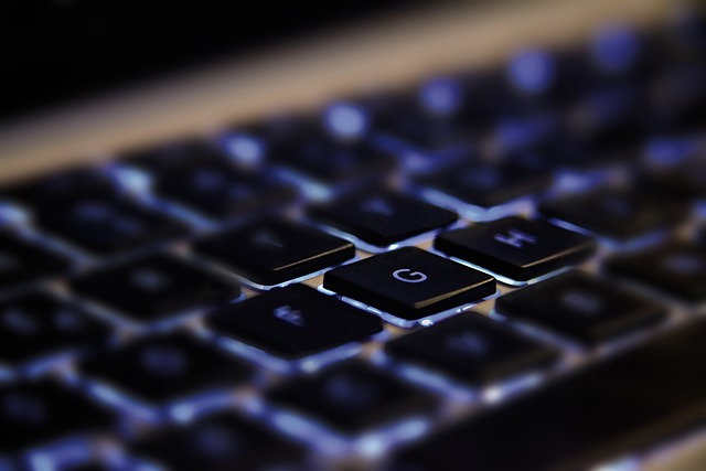 Detailansicht einer beleuchtete Computer- Tastatur